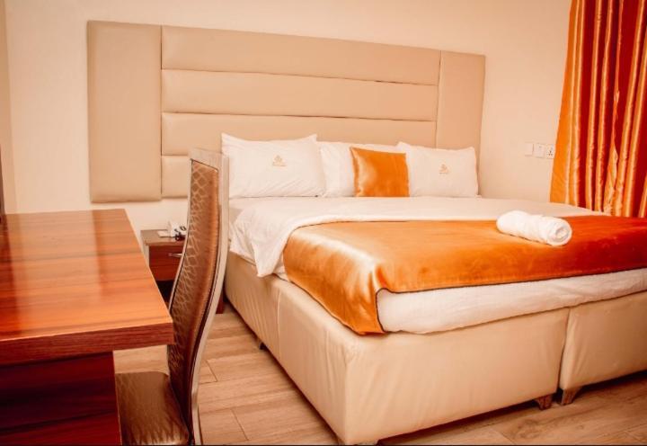 Hotel D Ritz Owode Ede Εξωτερικό φωτογραφία