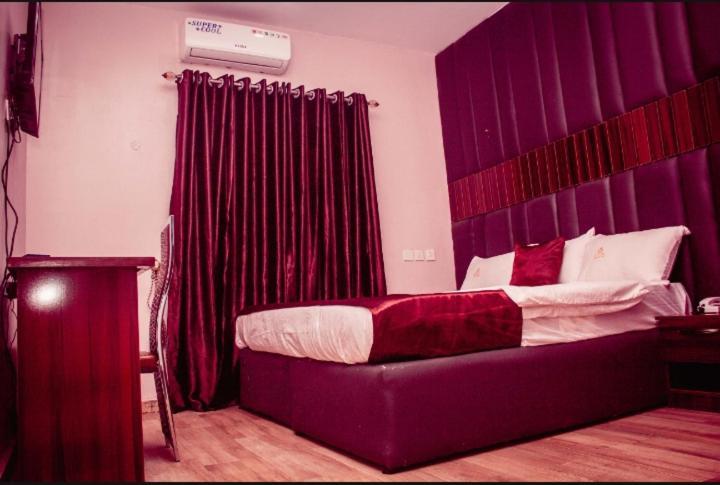 Hotel D Ritz Owode Ede Εξωτερικό φωτογραφία